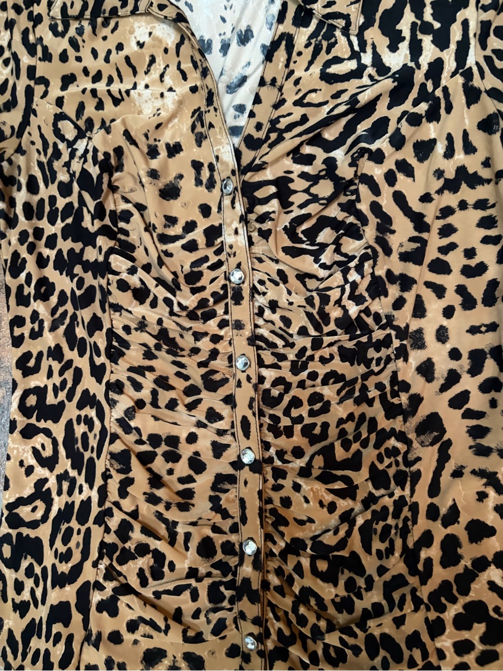 Supersoft Ruched Leopard Shirt - Picture 4 of 4